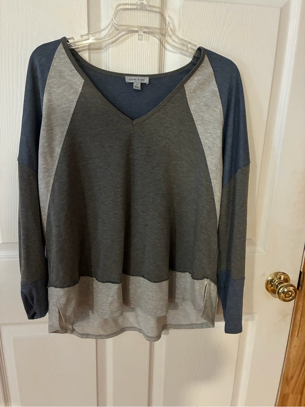 Floral and Ivy color block long sleeve tunic size M
